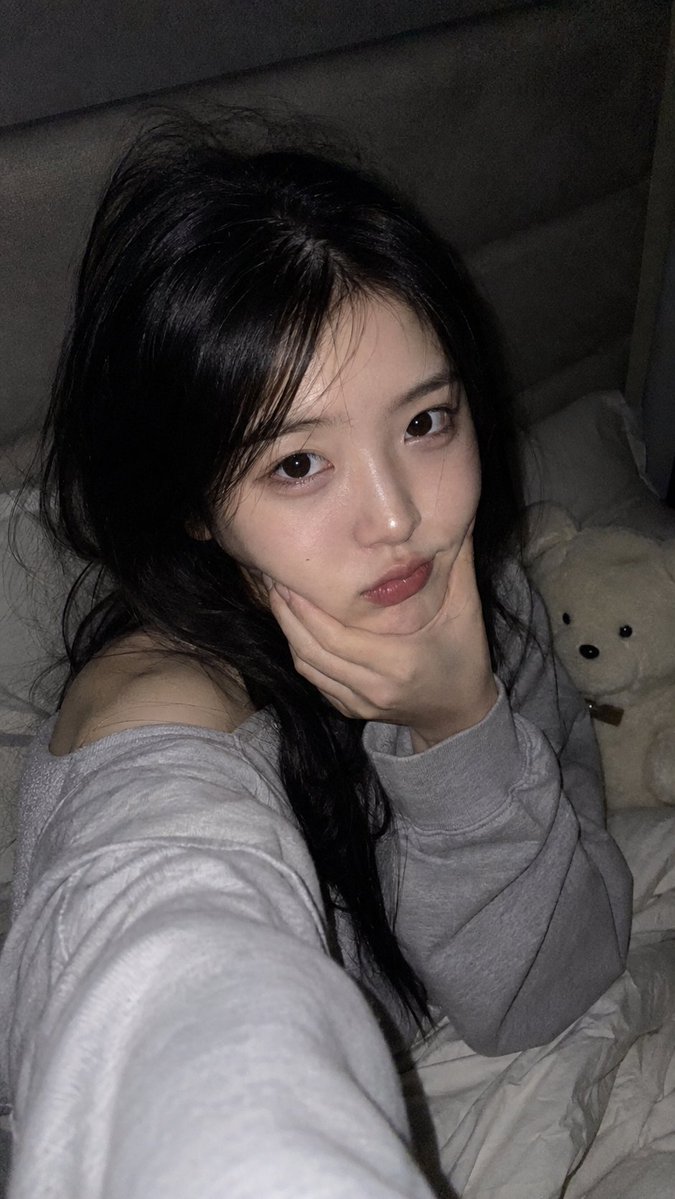 深夜、直闪、被窝，还有一点没睡醒的情绪 — visual result shared by @chenlinspark