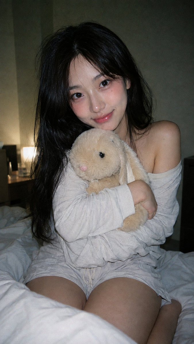 今晚只想抱着兔子发会儿呆 🐰🌙 — visual result shared by @chenlinspark