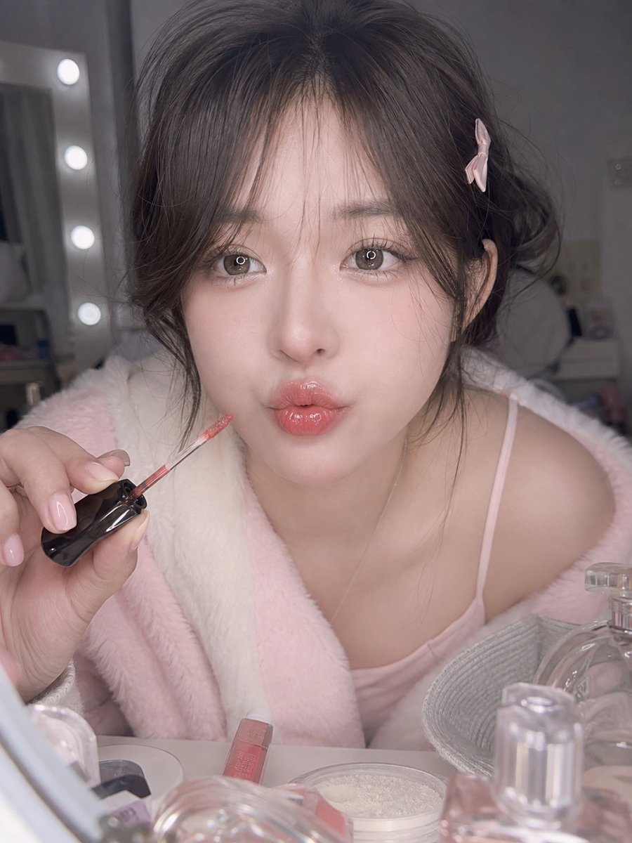 今天的唇色,有点犯规了 💄🩷 — visual result shared by @chenlinspark