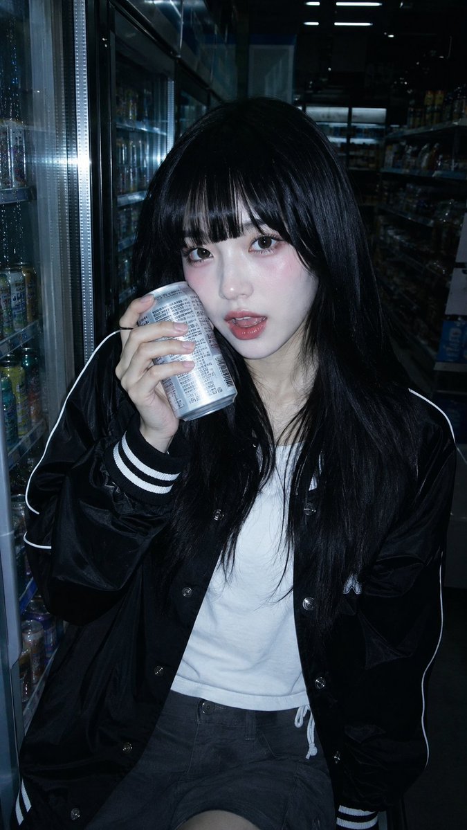 深夜便利店散步 🥤 — visual result shared by @chenlinspark