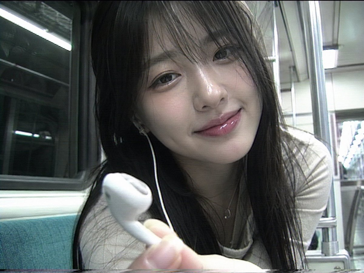 像是从旧 DV 里翻出来的一帧 🎞️ — visual result shared by @chenlinspark